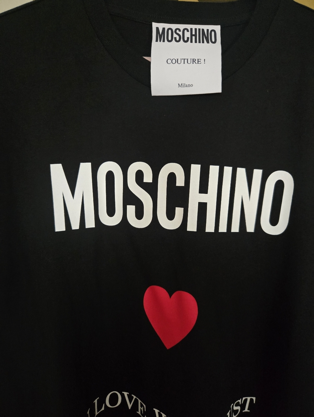 NWOT Moschino Couture In Love We Trust Black T-Shirt with Red Heart Size L - Picture 2 of 7
